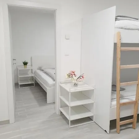 Ferienwohnung Betariel'Com Westbahnhof M Wien Exterior foto